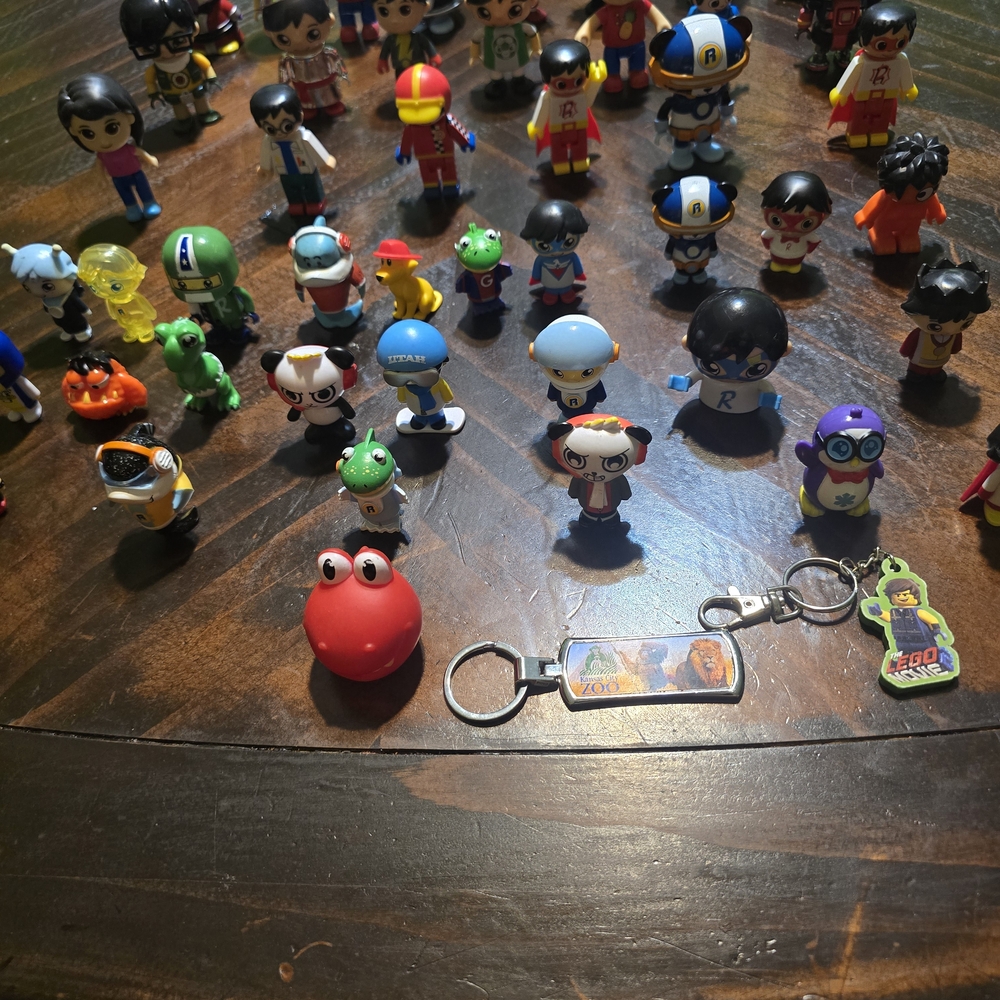 Colorful Kids Toy Figurine Set